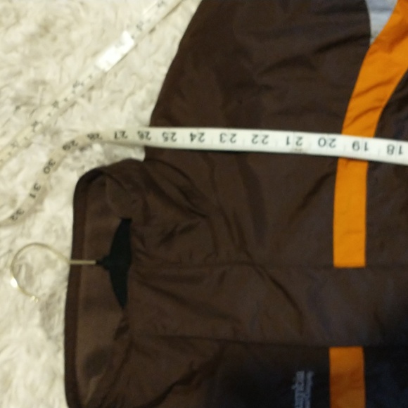 Columbia youth size 14/16 quilted winter coat with zip pockets,adjustable wrists - Picture 12 of 16